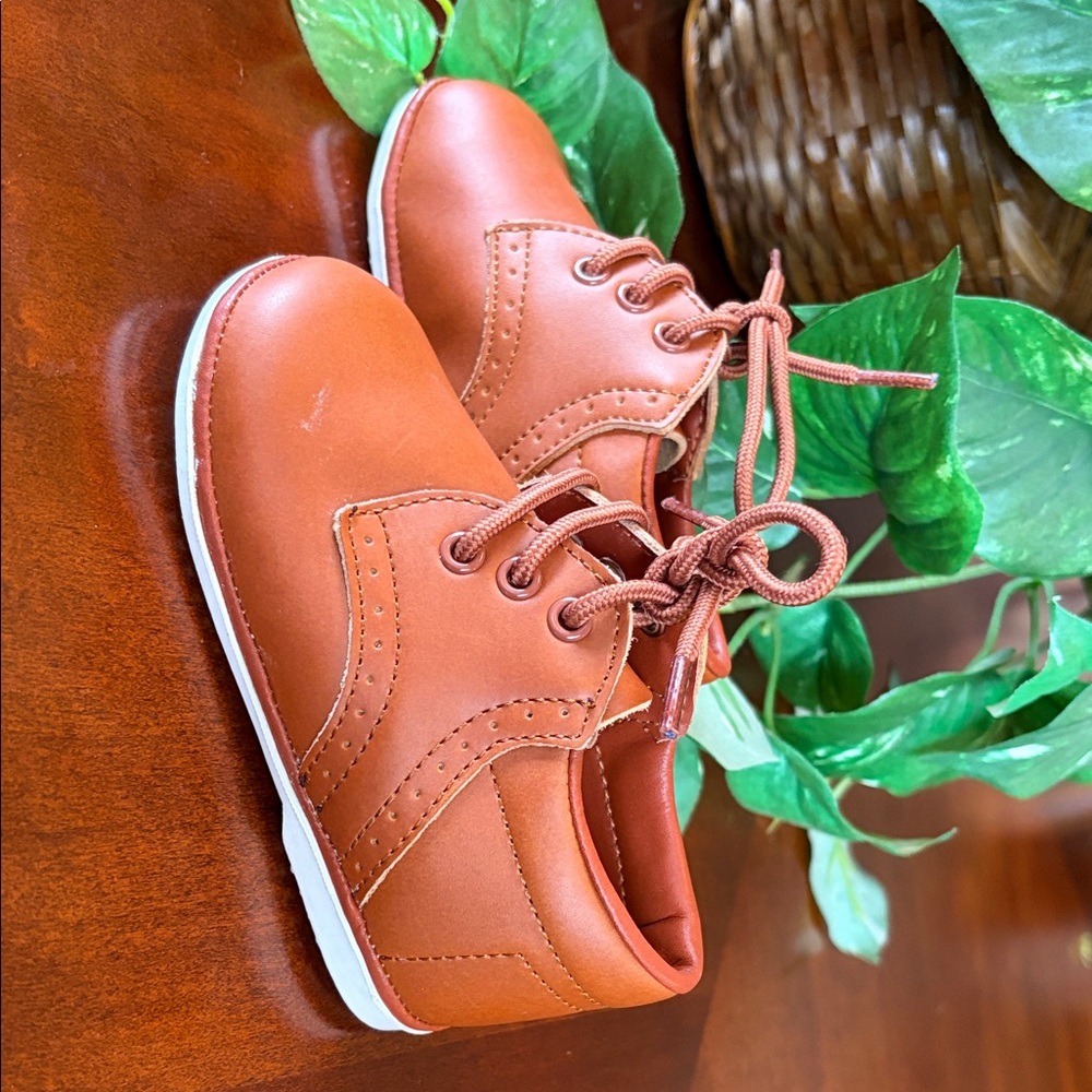 Angel Brown Kids Lace-Up Oxford shoes. - Picture 5 of 5